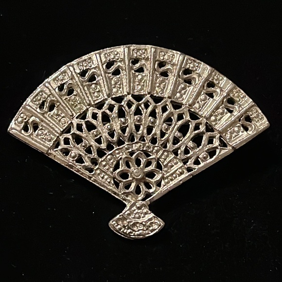 Silver Embedded Design Brooch - Picture 10 of 16